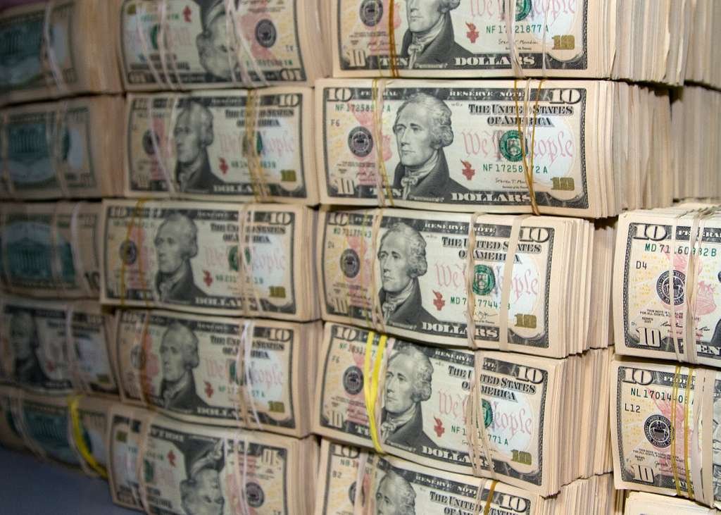 pictured here cash at the vault at camp arifjan 6a5833 1024