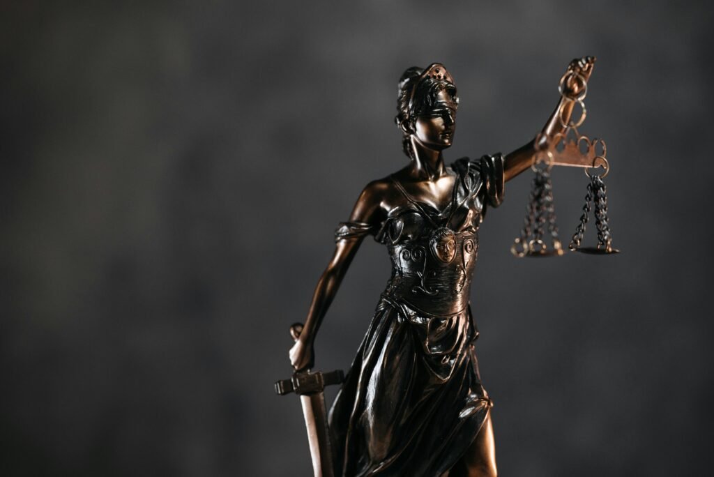 Lady Justice statue representing the Elon Musk OpenAI lawsuit against Sam Altman